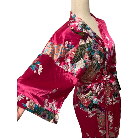 Sexy silky Thai robe - Picture 2 of 6